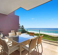 Beach and Ocean Front Penthouse with Wifi and Parking - Tourism Townsville