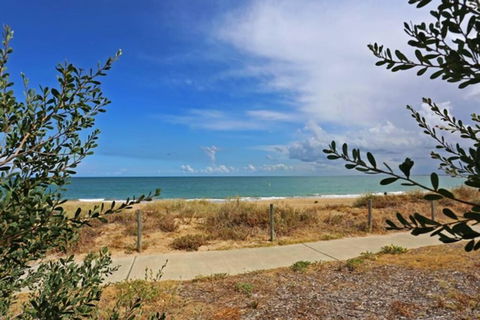Beach Cottage In The Heart Of Mandurah - Tourism Townsville 2