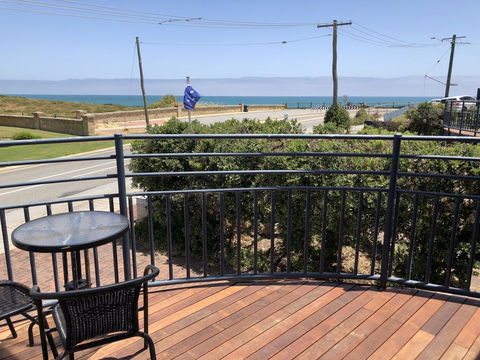 Beach House @ 112 - Tourism Townsville 0