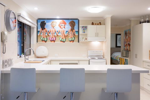Beach House Getaway 2 - Tourism Townsville 2