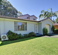 Beach House' 8 Mistral Close - large house with aircon - Tourism Townsville