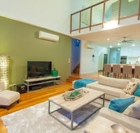 Beach Road Holiday Homes - Tourism Townsville