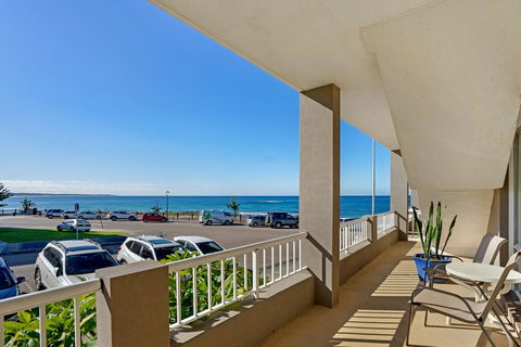 Beachcomer, Unit 2 - The Entrance, NSW - Tourism Townsville 1