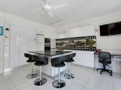 Beachfront Apartment Agincourt Clifton Beach - Tourism Townsville 1