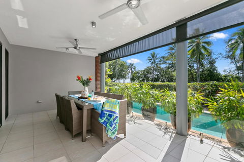 Beachfront Apartment With Ocean Views - Tourism Townsville 0