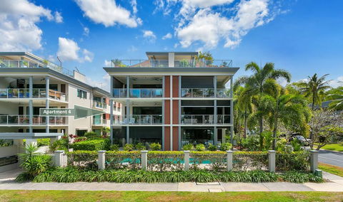 Beachfront Apartment With Ocean Views (4) - Tourism Townsville 1