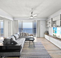Beachfront Luxury 3 bedroom in the heart of Surfers Paradise - Ocean views plus indoor/outdoor pool - Tourism Townsville