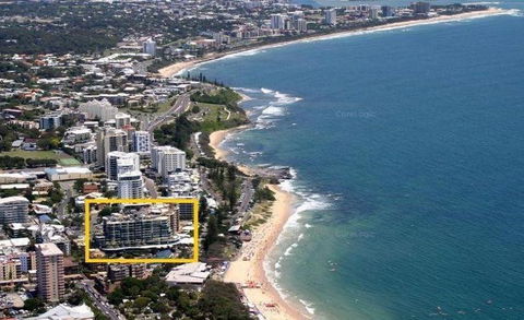 Beachfront Mooloolaba Apartment - Tourism Townsville 0
