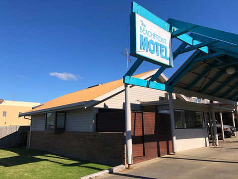 Beachfront Motel - Tourism Townsville 0