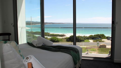 BEACHHOUSE BINALONG Luxury Waterfront Holiday House At Bay Of Fires - Tourism Townsville 3