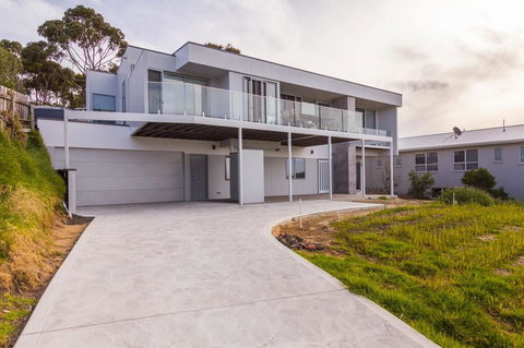 BEACHHOUSE BINALONG Luxury Waterfront Holiday House At Bay Of Fires - Tourism Townsville 1