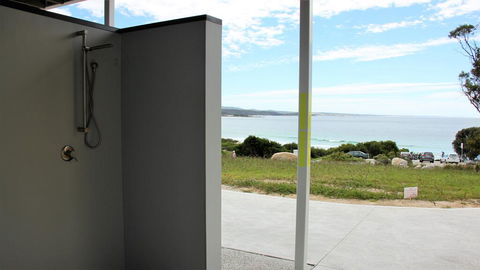 BEACHHOUSE BINALONG Luxury Waterfront Holiday House At Bay Of Fires - Tourism Townsville 2