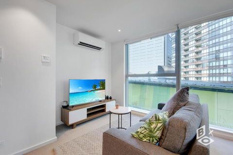 REST COLLECTION Apartments On Collins Docklands - Tourism Townsville 0