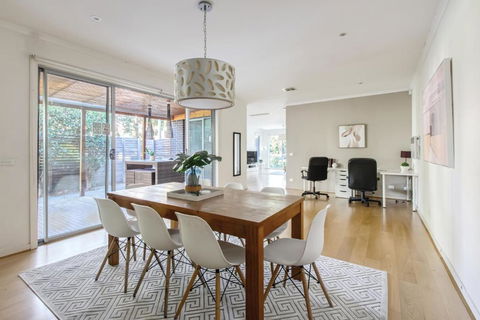 Ringtail Retreat - Contemporary Family Comforts - Tourism Townsville 1