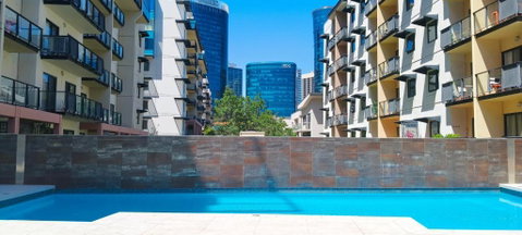 Resort-style Living In Perth CBD - 2X2 Apt - Tourism Townsville 0