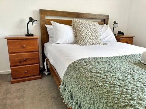 Reel Close! Walk To Everything. Sleeps 6 - Tourism Townsville 2