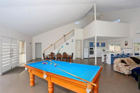 Relax At Falcon By The Bay - Tourism Townsville 1