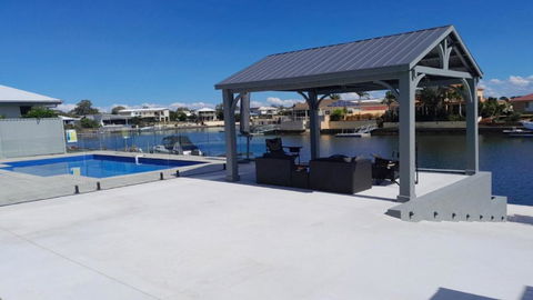 Relax Poolside By The Canal - Tourism Townsville 1