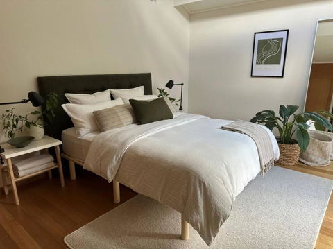 Relaxed And Stylish -self Check In, Secure Parking - Tourism Townsville 1