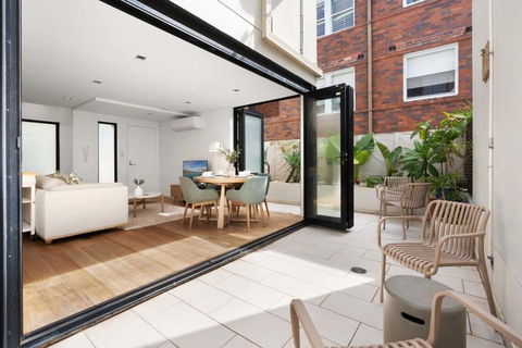 Relaxed Beachside Townhouse - Tourism Townsville 2