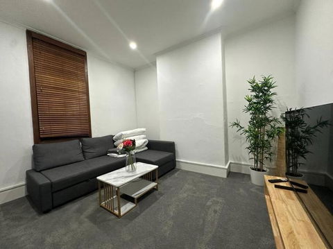 Remarkable 2 Bedroom House At The Centre Of Darlinghurst - Tourism Townsville 0