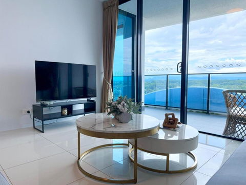 Resort-Style Apartment Near Harbour Town - Tourism Townsville 2
