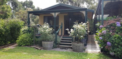 Ripplebrook Country Cottage - Tourism Townsville 1