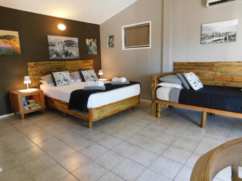 Riverbend Cottage Cabin - Little Heaven - Tourism Townsville 3