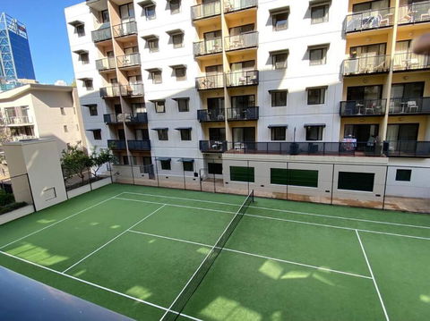 RIVERSIDE CITY VIEW PARKING NETFLIX WIFI WINE FREE - Tourism Townsville 3