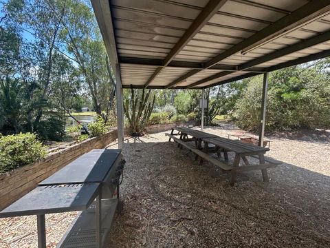 Riverside Motel & Marina - Tourism Townsville 3