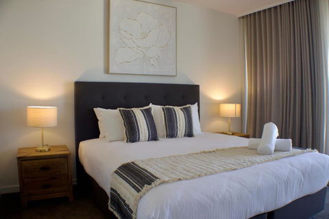 RIVERVIEWS@THECOSMOPOLITAN UNIT20805 - Tourism Townsville 3
