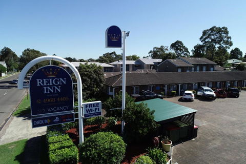 Reign Inn Newcastle - Tourism Townsville 0