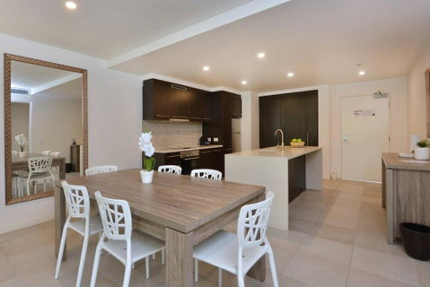 Resort-style Swim Out - A True Tropical Oasis - Tourism Townsville 3
