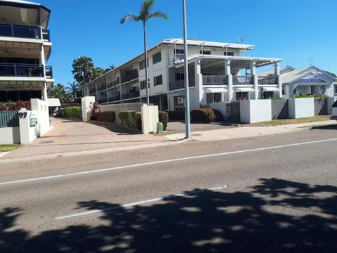 Residential Two-bedroom Unit On The Strand, Self-check In, Wi-fi - Tourism Townsville 3