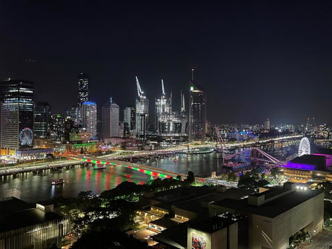 Riverview Haven Prime Spot For NY Fireworks - Tourism Townsville 1