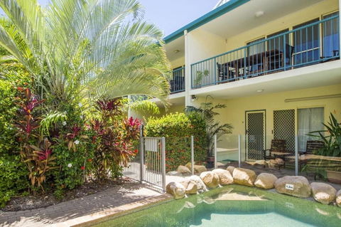 SAILS 9 Beachfront Getaway Horseshoe Bay - Tourism Townsville 2
