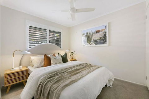 Riviera Road Miami - 4BRM Dual Villa - Tourism Townsville 1