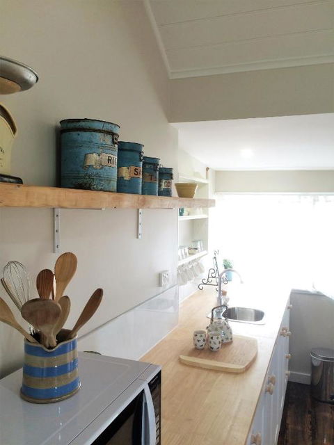 Robin Hoods Well Farm Stay - Tourism Townsville 0