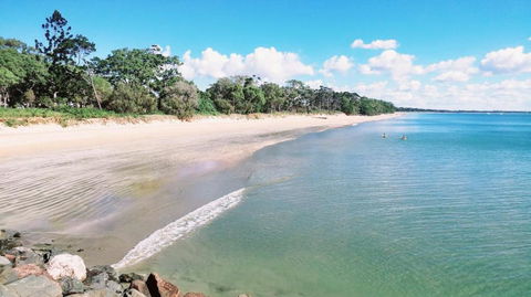Rosalynda- Luxury Beachfront 3 BR Townhouse - Tourism Townsville 1