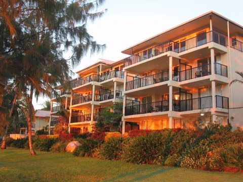 Rose Bay Resort - Tourism Townsville 0