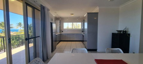 Rose Bay Resort - Tourism Townsville 3