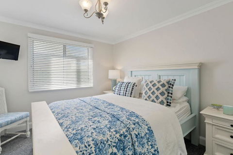 Rose Cottage 3B Hutchinson St Goolwa - Linen Included - Tourism Townsville 1