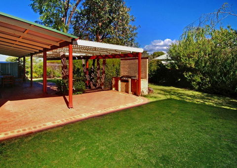 Rosewood Cottage - Tourism Townsville 3