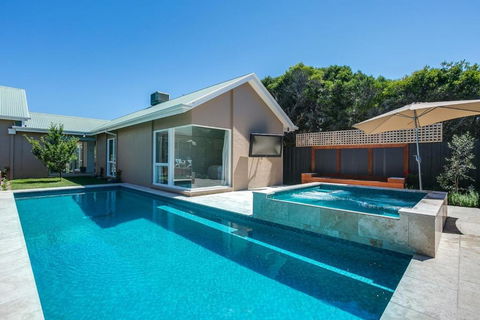 Royadie Resort - Pool Spa Tennis 500m To Beach - Tourism Townsville 2