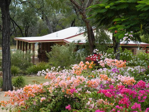 Rubyvale Motel & Holiday Units - An Adults Only Getaway - Tourism Townsville 2
