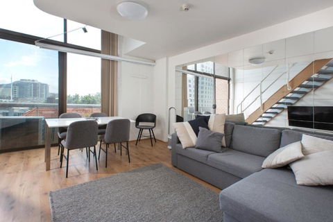 S203S - The Loft By Darling Harbour - Tourism Townsville 0