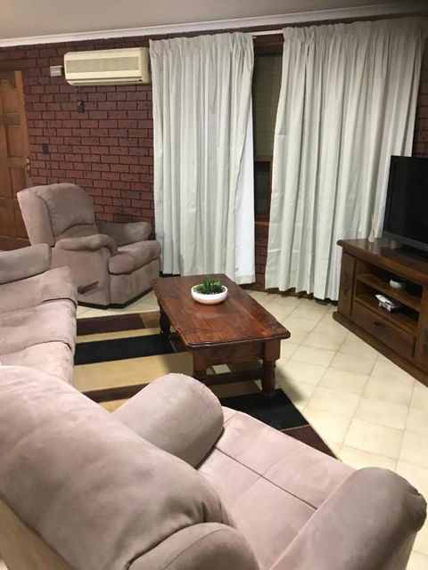 SA House - Tourism Townsville 3