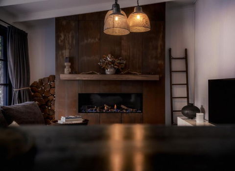 SABLE MAE Luxury Rustic Ranch - Tourism Townsville 2