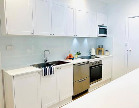 SALTY SNOOZE - Your Coastal Holiday House - Tourism Townsville 2