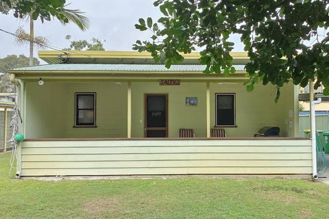 SALTYS AMITY POINT - Tourism Townsville 0